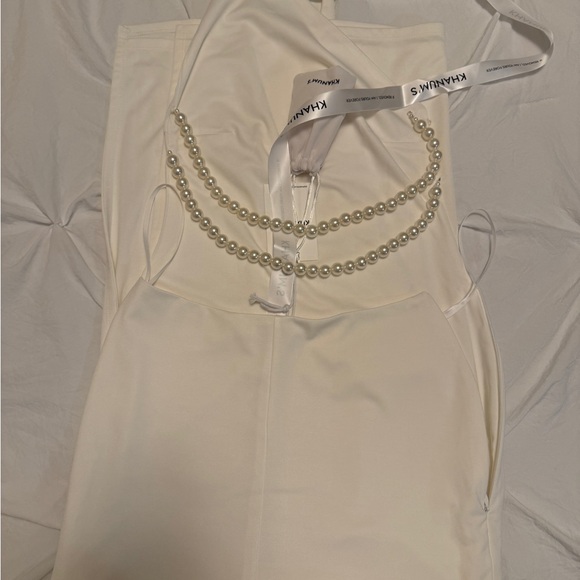 Chic Backless White Dress with Pearl Straps - Picture 9 of 16